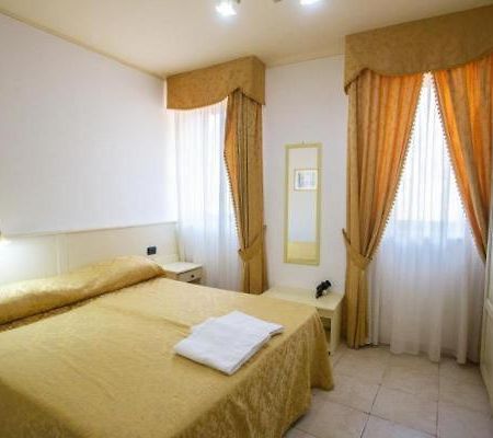 Bed and Breakfast Oz House Scalea Zewnętrze zdjęcie